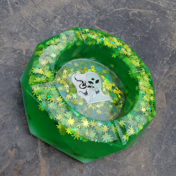 Third Eye Smoking Alien Ashtray Color Changing