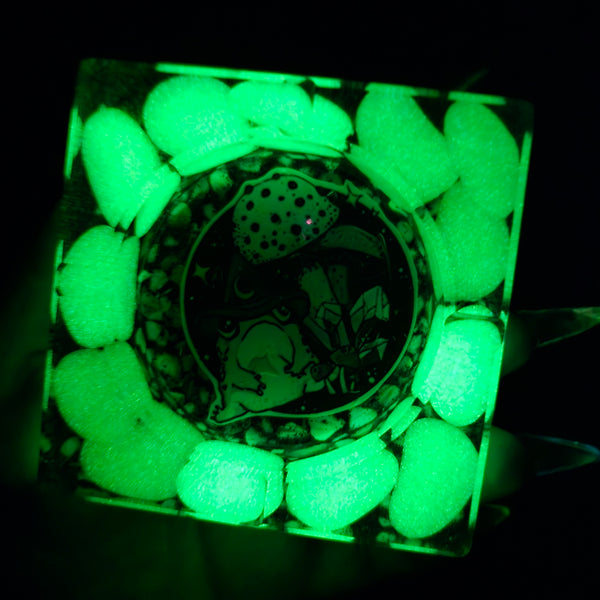 Magical Frog Glowing Stone Pond Ash Tray